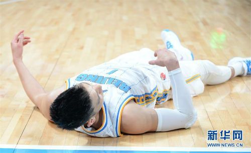 北京首钢战胜广厦男篮 林书豪尤度提前打入垃圾时间