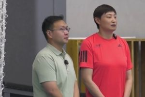前中国女排主攻杨昊：年轻的中国女排先争取做到全面、快速